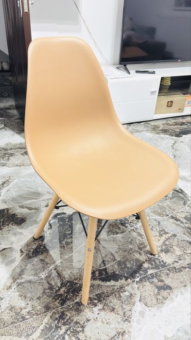 Ocazie ! 4 scaune noi - sigilate ! 55 lei bucata