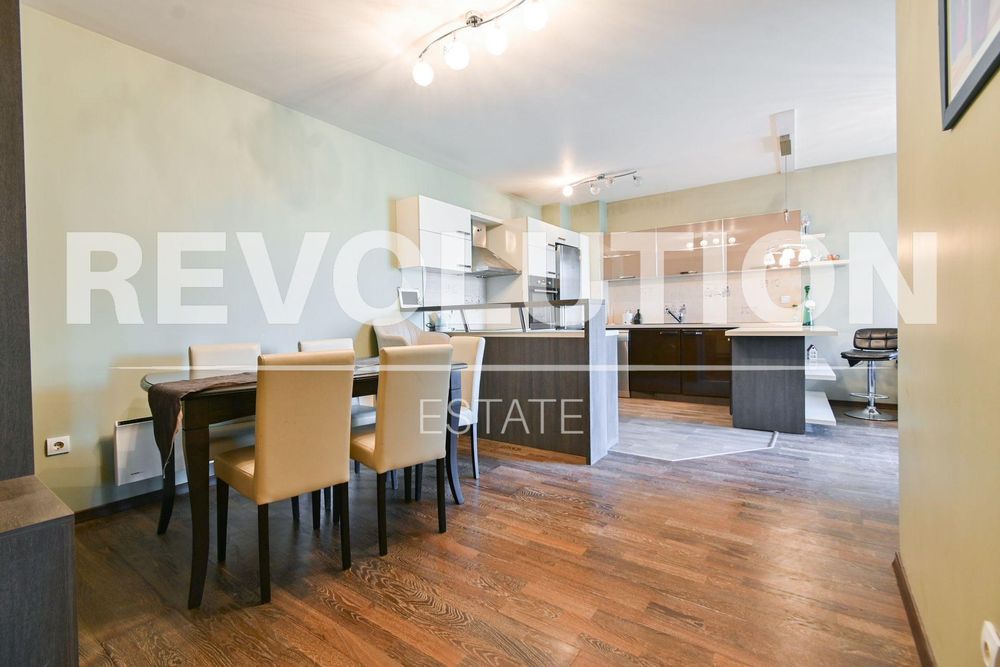 Тристаен апартамент в ж.к. Хаджи Димитър