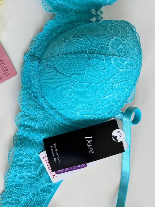 Дантелен сет от нов сутиен Dare & бикини Hunkemoller