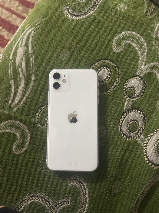 iPhone 11 в подарок чехлы