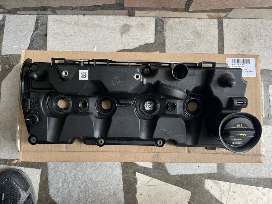 Капак клапани VW 2.0 тди  03L  103  469  AE