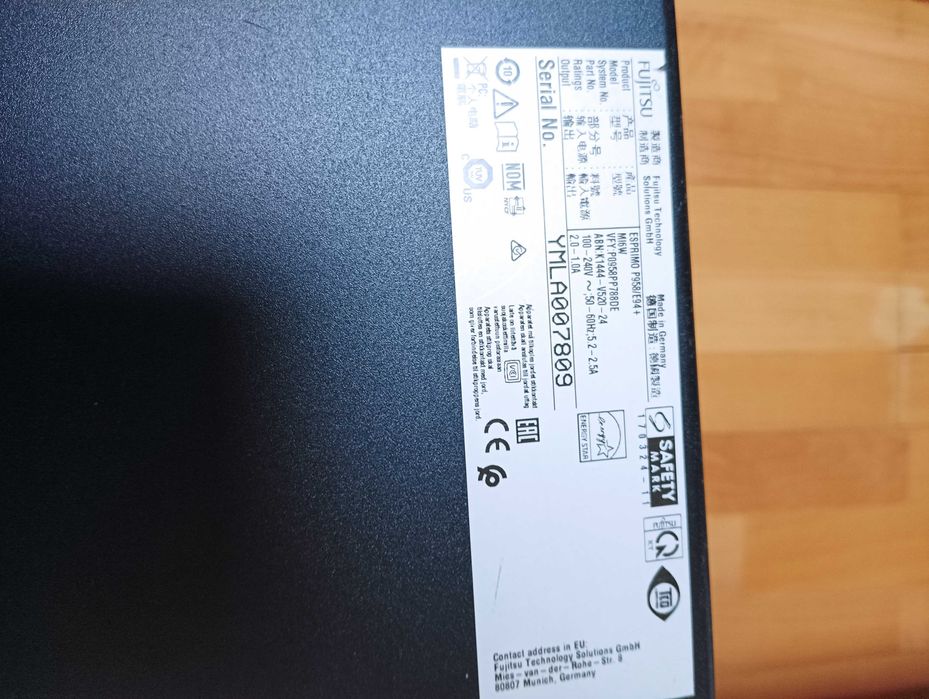 Desktop Fujitsu i7 8700