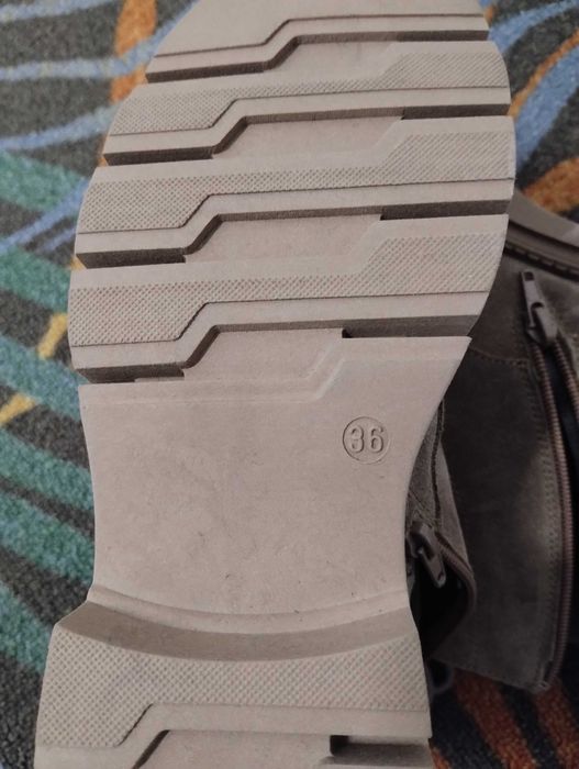 Ghete piele naturala mărimea 36 Noi