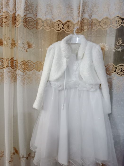 Продам  платья .