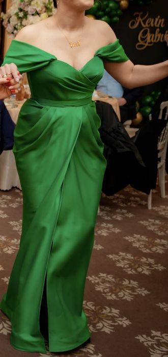 Rochie verde intro stare foarte buna .