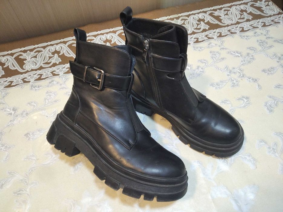 Ботинки, сапоги (35).