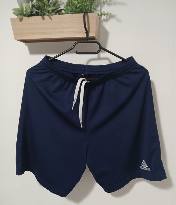 Short Adidas bărbați marimea S  ORIGINALI ,material silon.
