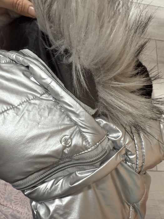 Черно зимно яке и сребриста  грейка