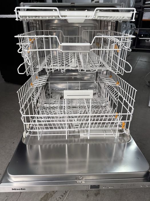 Съдомиялна машина за вграждане MIELE 60см,