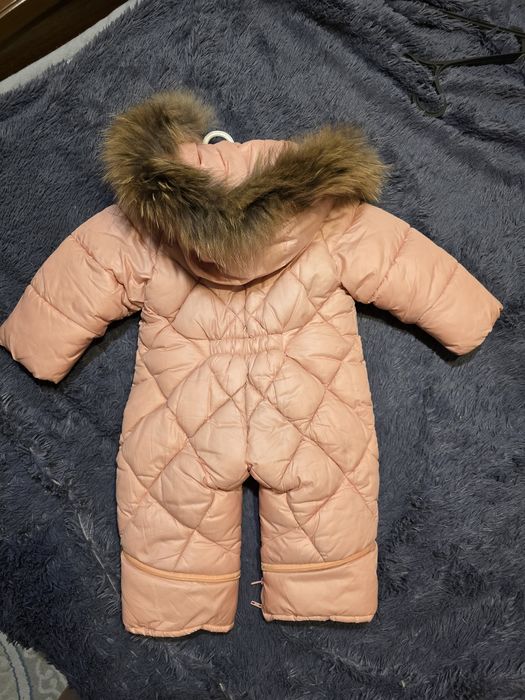 Продам зимний комбинезон для девочки 8о размер