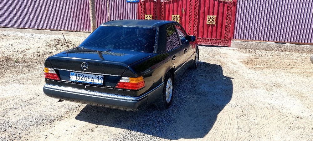 Мерседес W124 седан