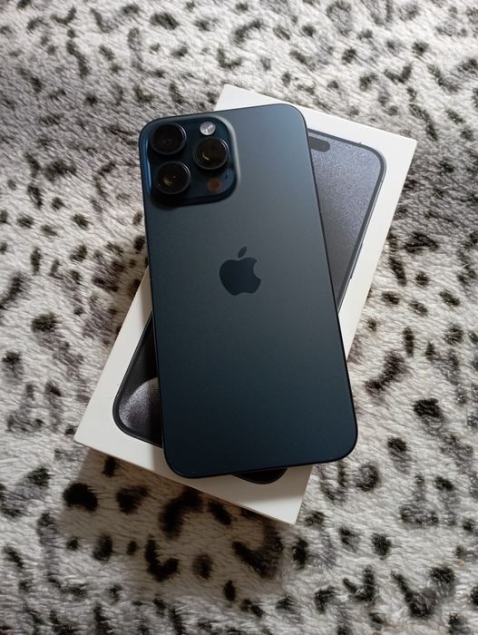 Продам срочно iphone 15pro max 256gb