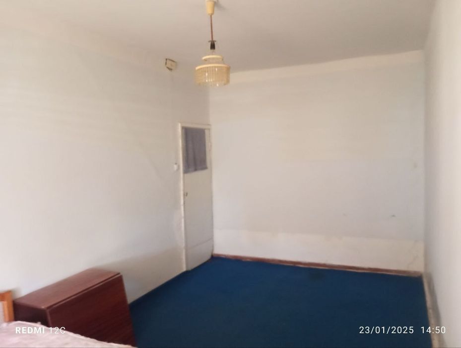 Тезда офис сотилади университет олдида