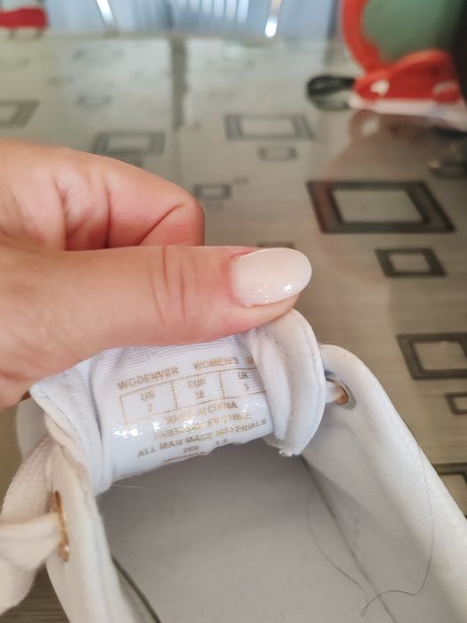 Vând adidas, mărimea 38