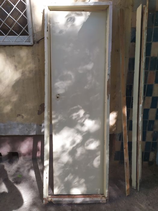 Тохта эшиклар сотилади