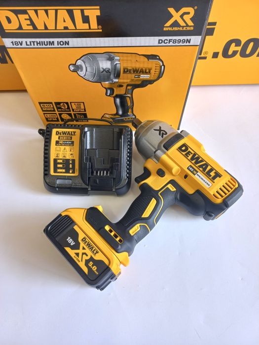 Гайковерт DeWalt DCF899 с батерия 5Ah и Зарядно устройство
