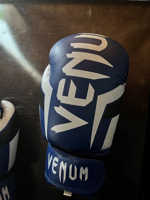 Перчатки для бокса