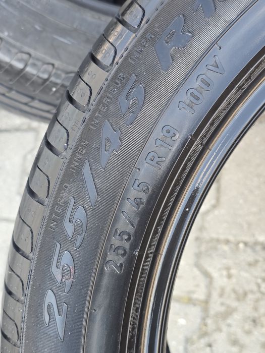 255 45 19 Pirelli 2 бр.
