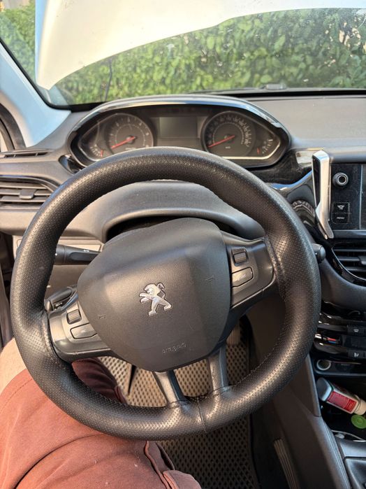 PEUGEOT 208 2012 — imagine 5