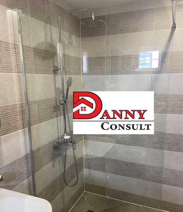 Едноетажна къща на две нива в центъра на гр. Лясковец