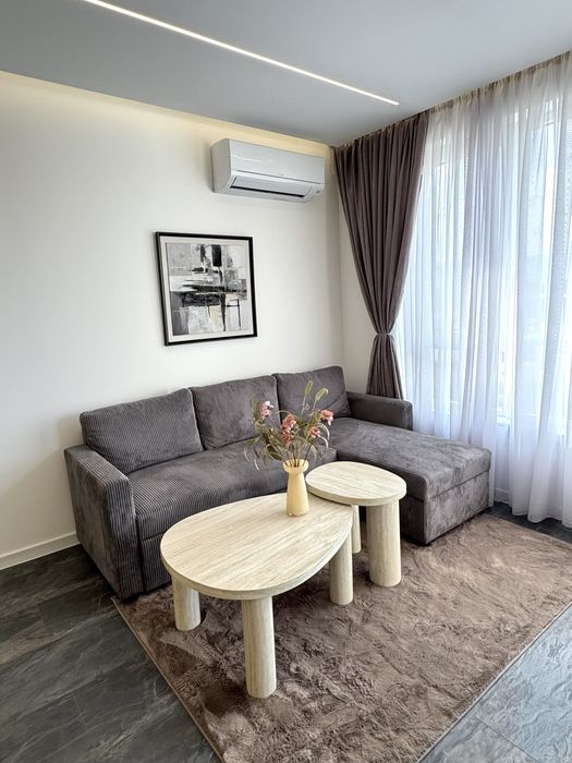 Продавам луксозен двустаен апартамент в Panorama Park East
