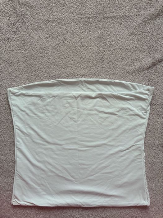 Бял топ без презрамки