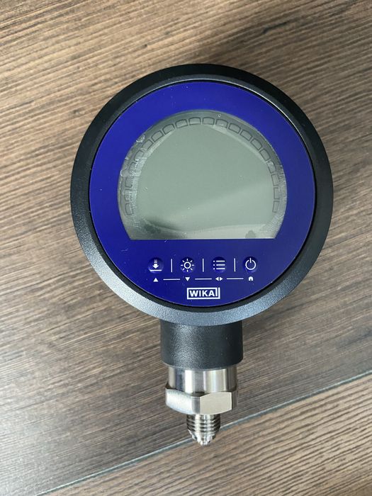 Калибратор за налягане SIKA, в комплект с ръчна помпа: 0-60 бара