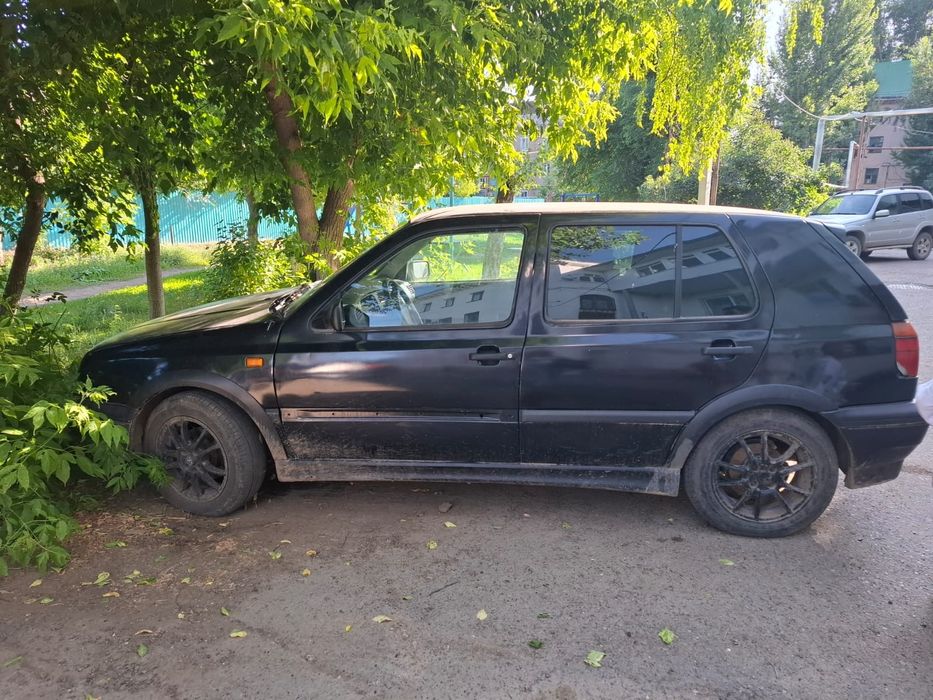 Автомобиль volkswagen golf 3