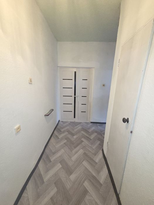 Продается Большая 1 комнатная квартира. 5/2 район. Этаж 3.