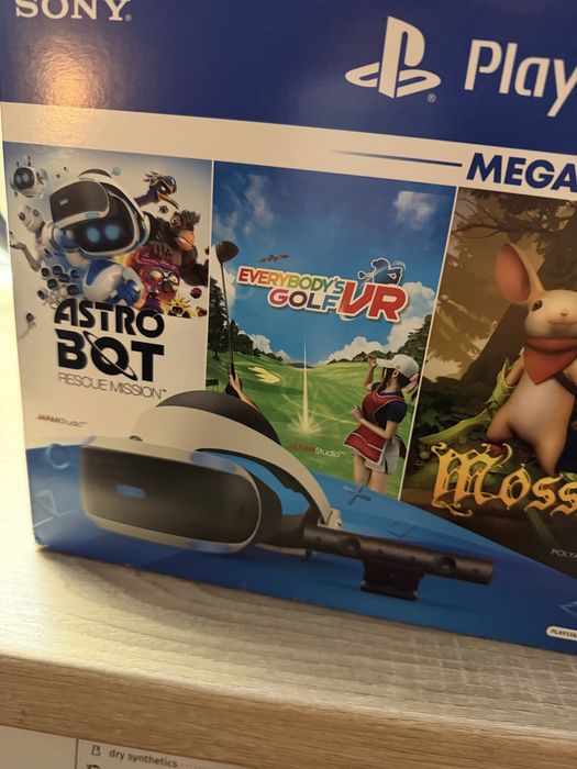 Playstation 4 + 2 джойстика + VR очила