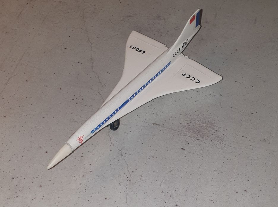 Колекционерски модел на Миг 27  и Ту 144 Мир Разград 1 :400