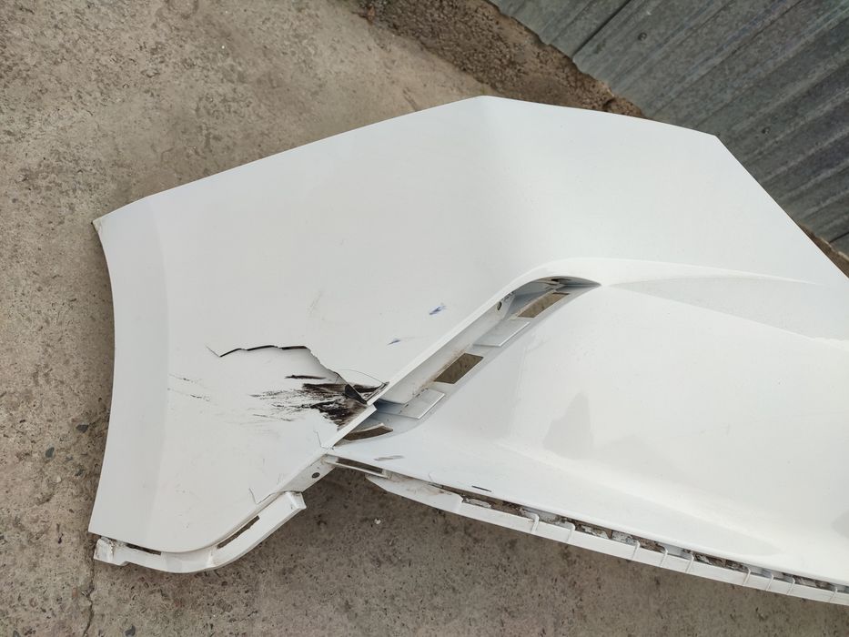 Бампер на HYUNDAI ACCENT продам