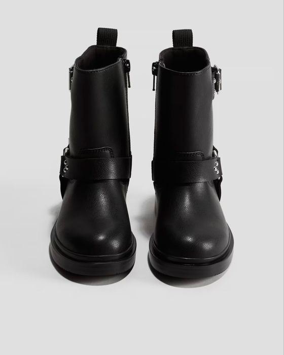 Ghete numarul 28 H&M sunt noi