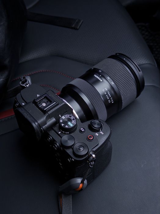 Sony A7 IV + Tamron 28-75 + Godox V1