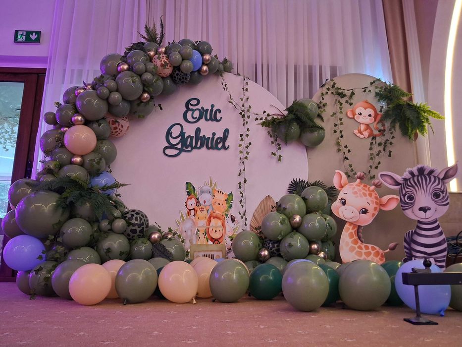 Aranjamente baloane botez Aranjamente flori cristelnita Decor baloane Arcada baloane botez Panou baloane / nume personalizat Photocorner gender reveal