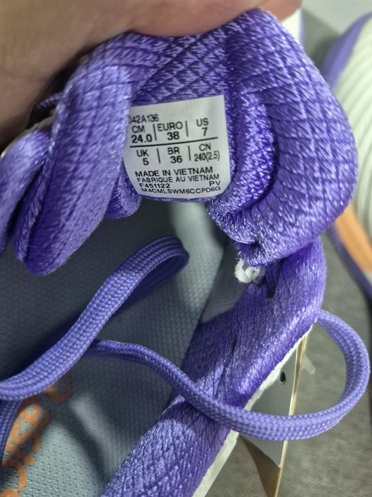 Adidasi Asics marimea 38