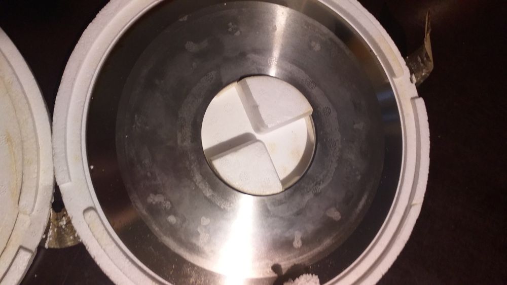 Vând  cutite  ghilotină