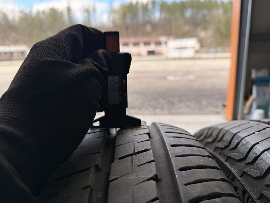 Бусови гуми с джанти 235/65/16С