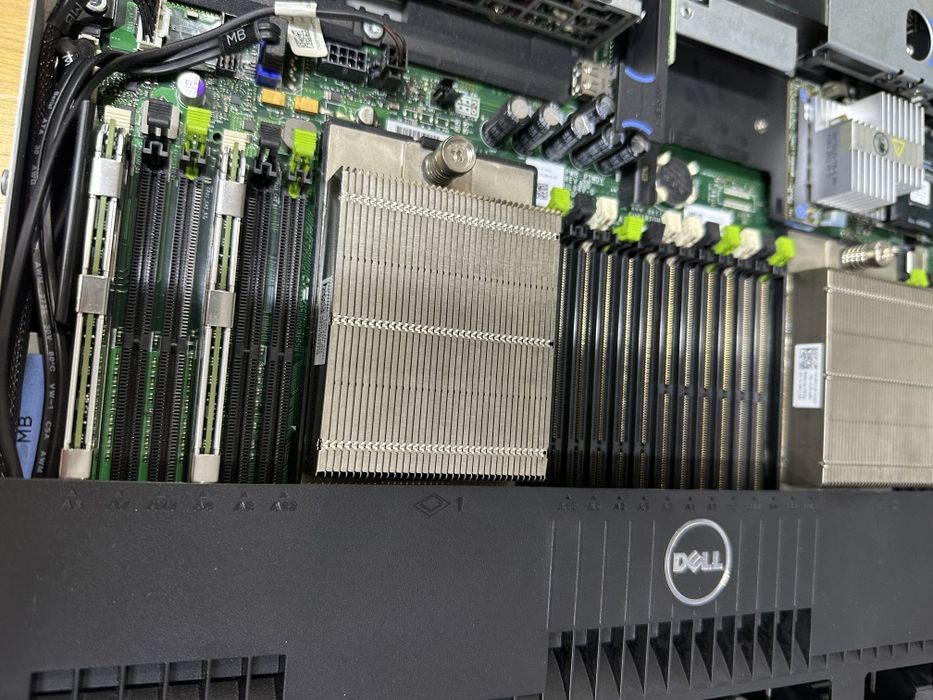 Сервер Dell Power Edge R620