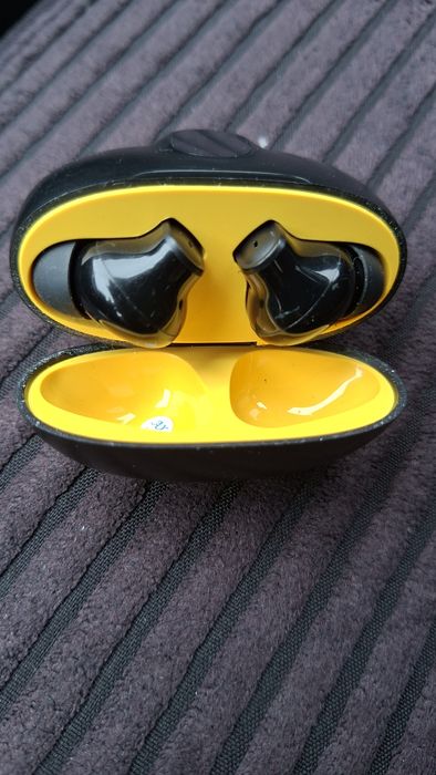 AirPods б/у срочно