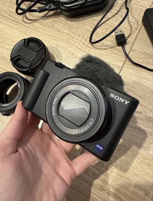 Sony zv1 влогинг камера + аксесоари