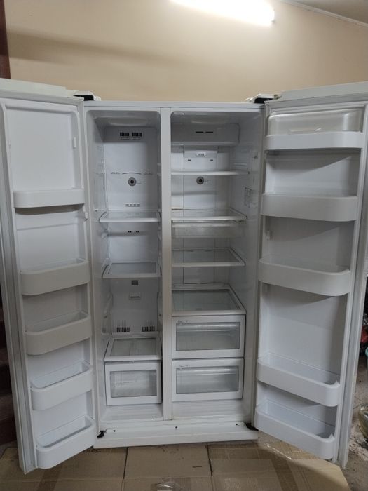 Продам холодильник Самсунг двухдверный