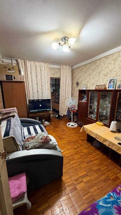 Продаю квартиру.Юнусабад 15 м Туркистан  Ипотека есть 2\2\4