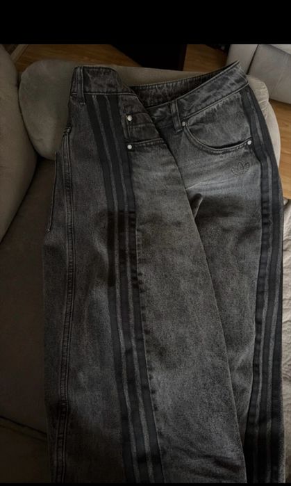 Blugi Adidas Baggy mar 28