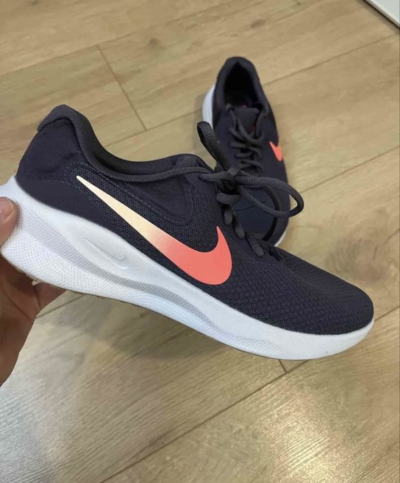 Кроссовки nike  оригинал