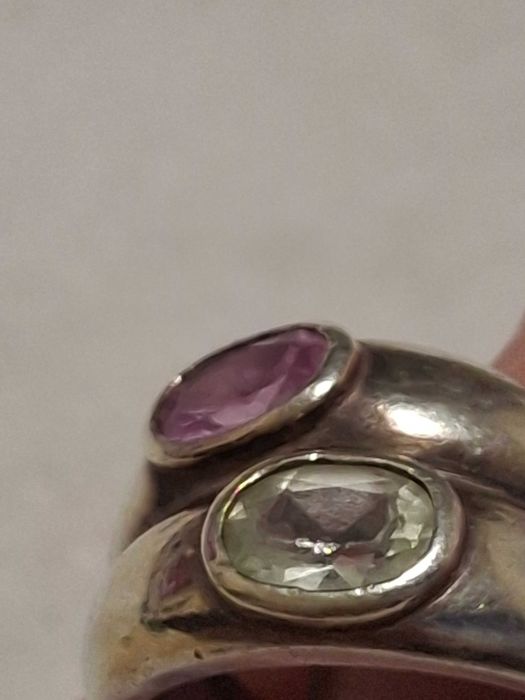 Три сребърни пръстена с камъни