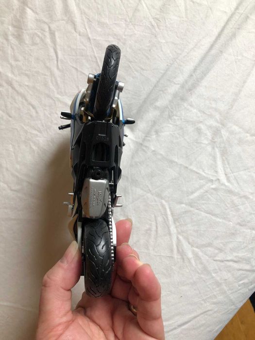 Метални колички (играчки) и мотор