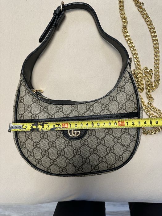 чисто нова чанта