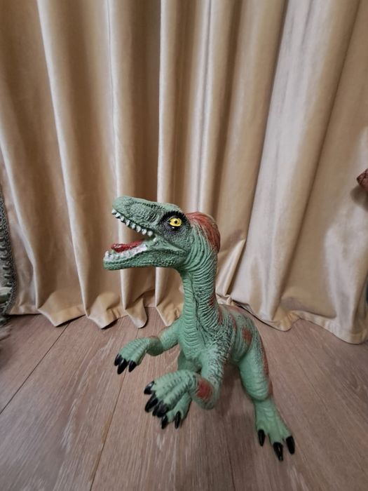 Игрушечные динозавры