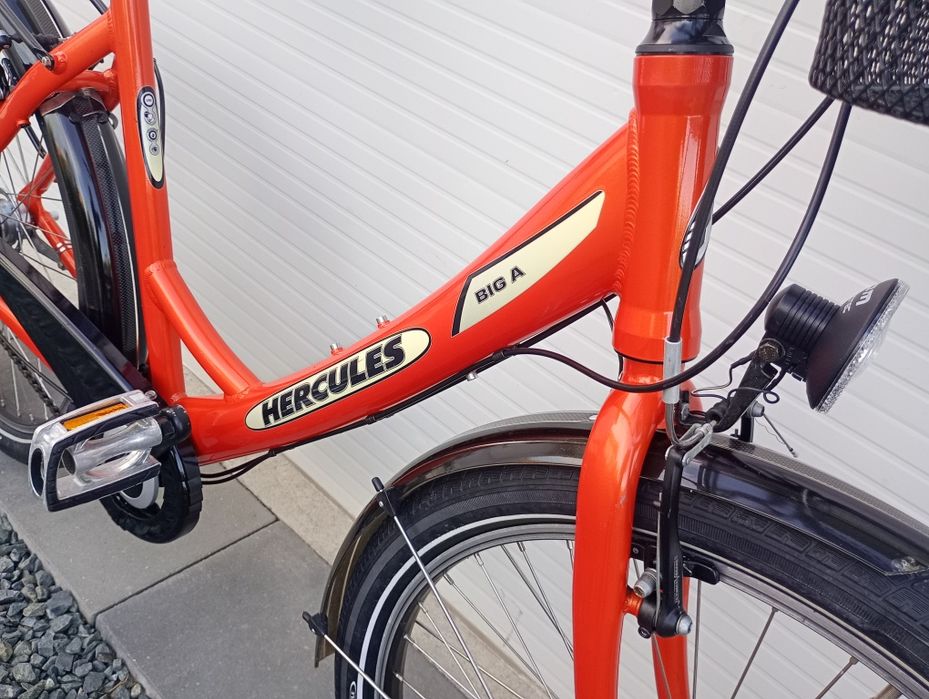 Bicicletă damă/copii,roți 26,cu 7 vit,frână la picior,ca Nouă !